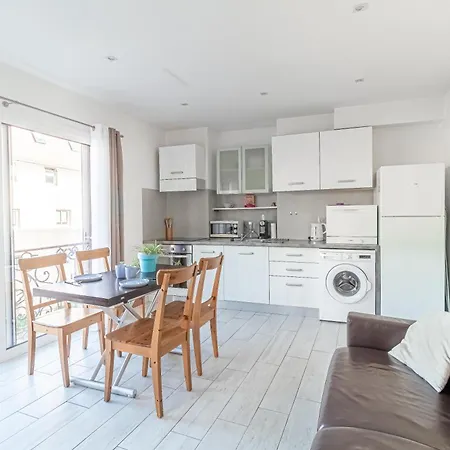 T2 Garden, Close To Amenities Mc Holiday home